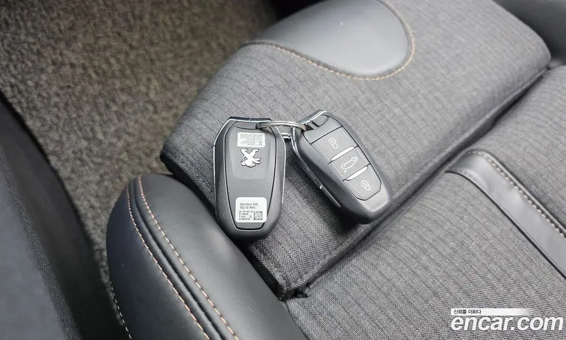 Peugeot 3008 2018 1.6 автомат (гидро), фото 17