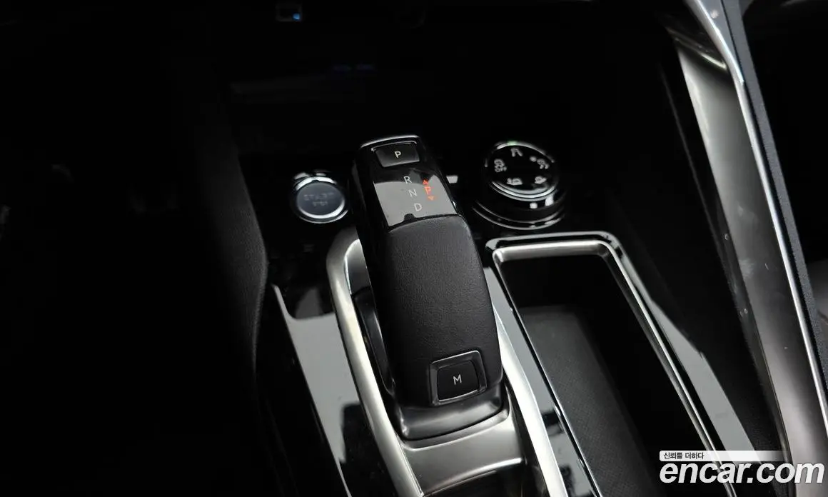 Peugeot 3008 2018 1.6 автомат (гидро), фото 9