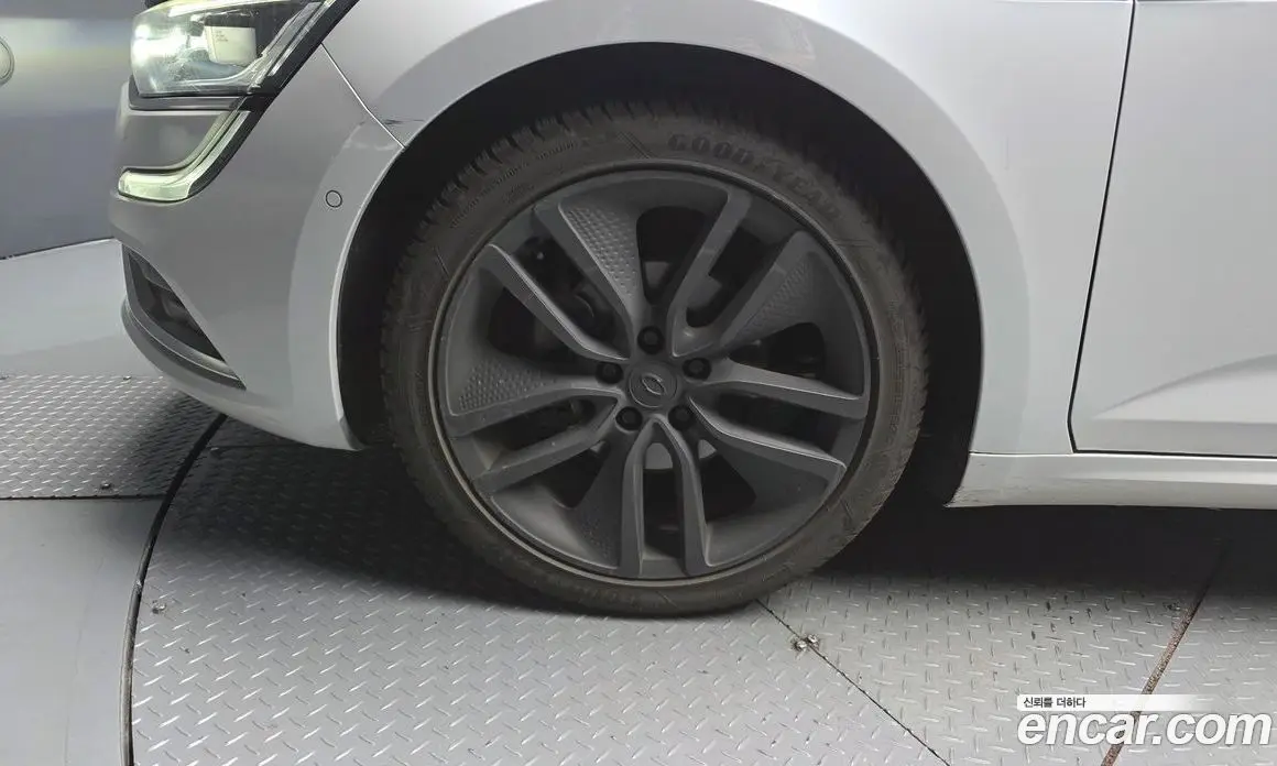 Renault (Samsung) SM6 2016 1.5 автомат (гидро), фото 5 Renault (Samsung) SM6 2016 1.5 автомат (гидро), фото 5