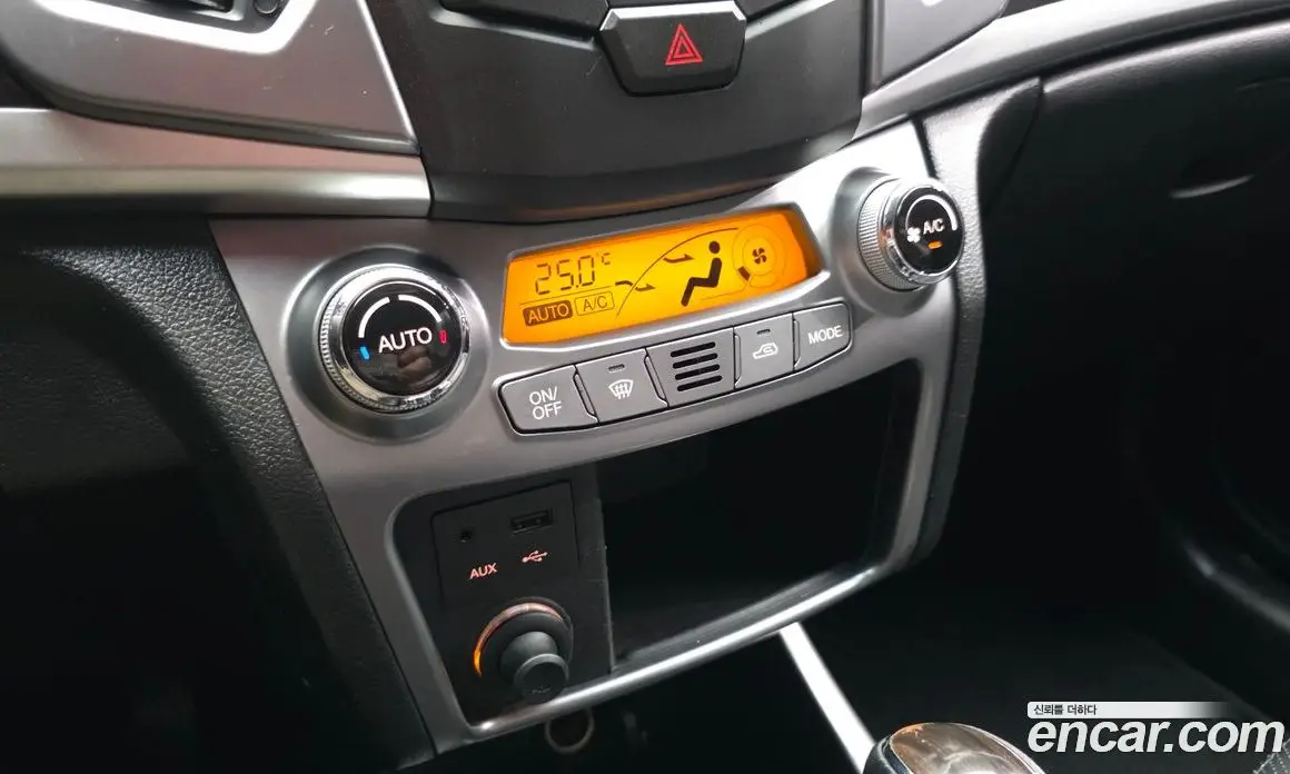 SsangYong Korando 2013 2.0 автомат (гидро), фото 16