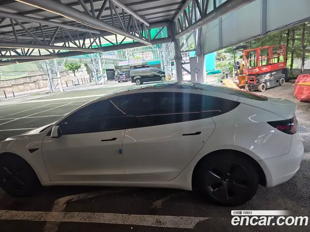 Tesla Model 3 2022 автомат (гидро), миниатюра 5