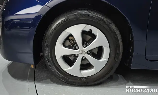 Toyota Prius 2012 1.8 автомат (гидро), миниатюра 5 Toyota Prius 2012 1.8 автомат (гидро), миниатюра 5