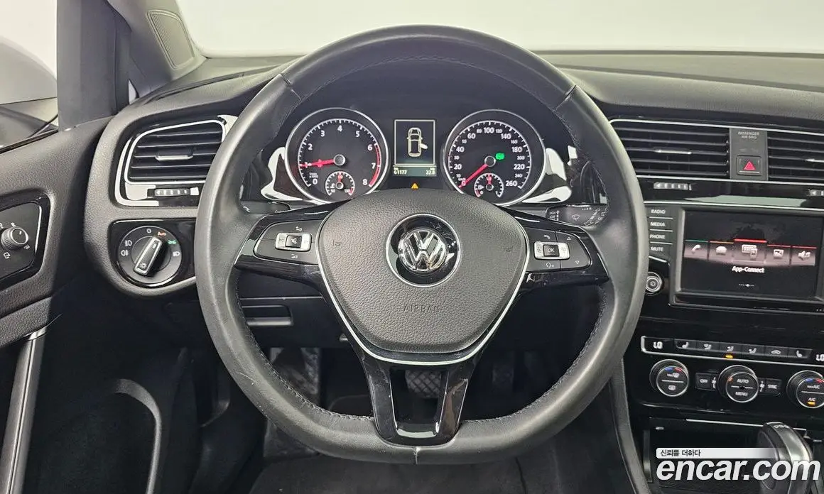 Volkswagen Golf 2016 1.4 автомат (гидро), фото 12