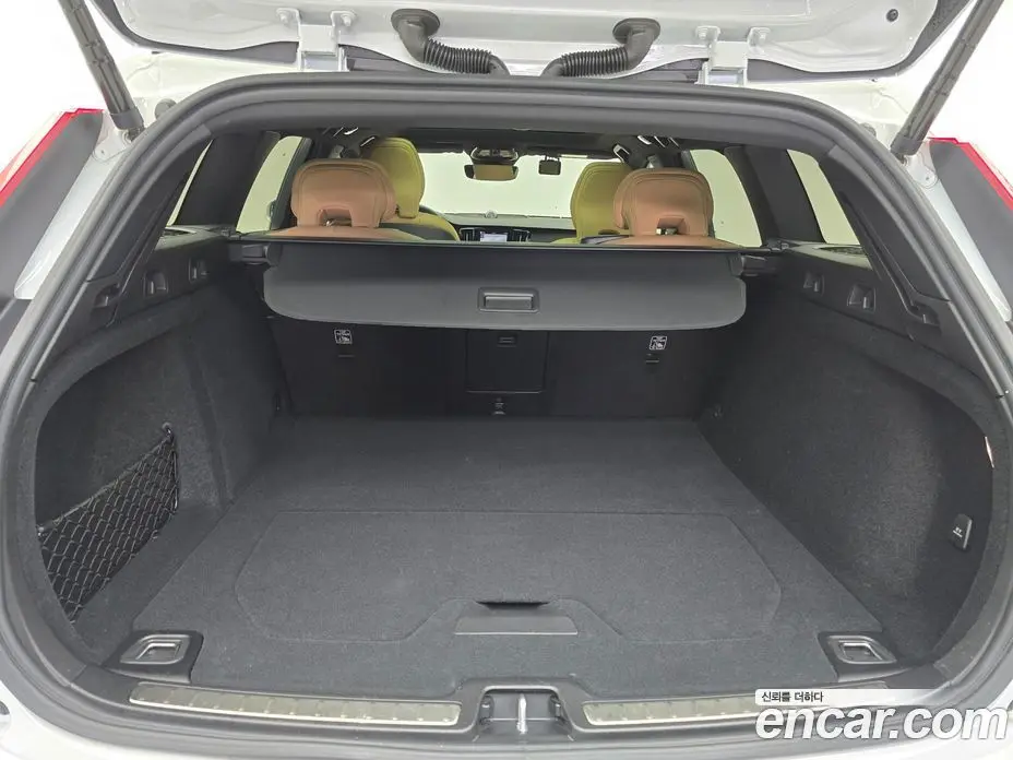 Volvo V60 2024 2.0 автомат (гидро), фото 19 Volvo V60 2024 2.0 автомат (гидро), фото 19
