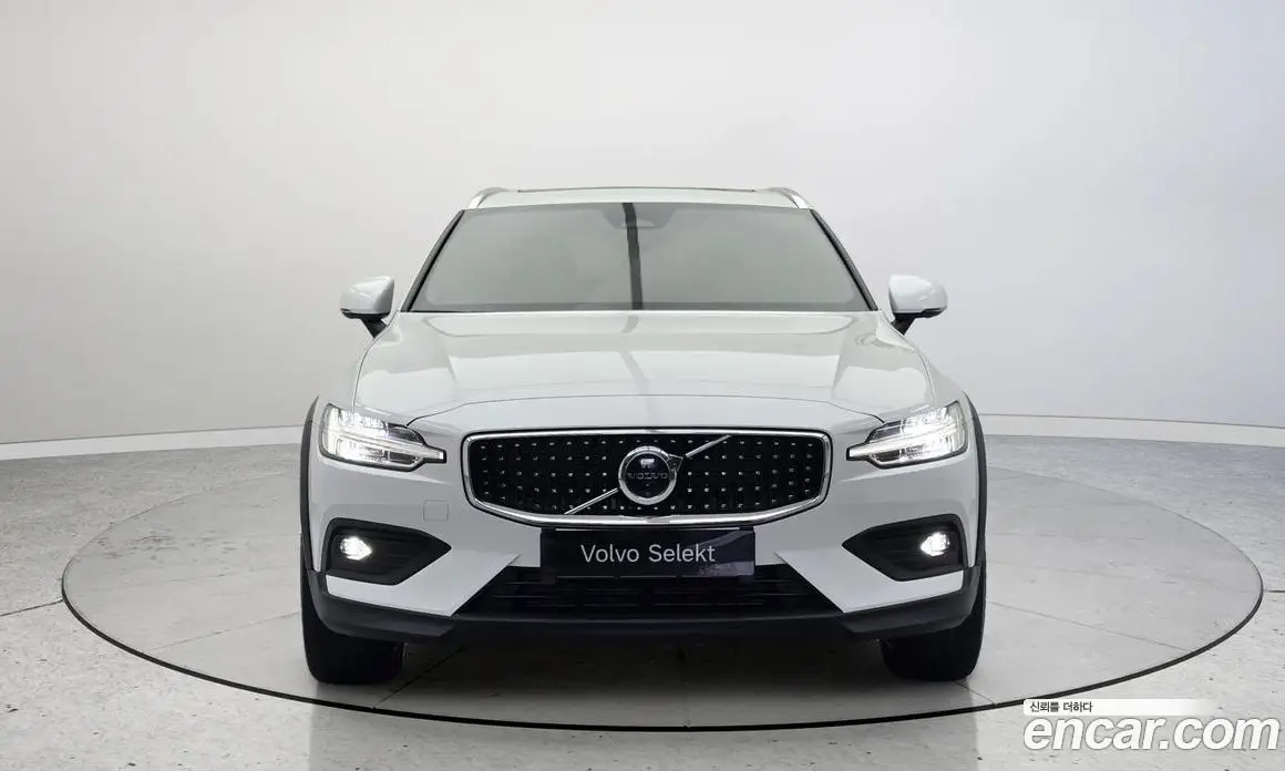 Volvo V60 2024 2.0 автомат (гидро), фото 4 Volvo V60 2024 2.0 автомат (гидро), фото 4