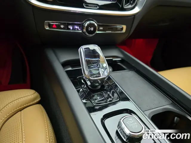 Volvo V60 2024 2.0 автомат (гидро), миниатюра 9 Volvo V60 2024 2.0 автомат (гидро), миниатюра 9