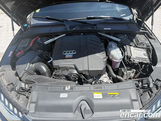 Audi A4 2023 2.0 автомат (гидро), миниатюра 6