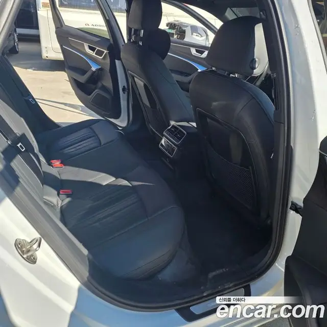 Audi A6 2021 2.0 автомат (гидро), миниатюра 12