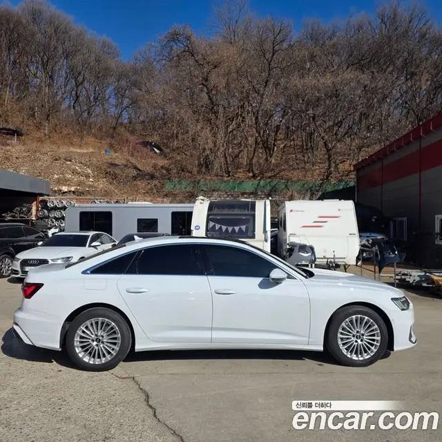Audi A6 2021 2.0 автомат (гидро), миниатюра 7