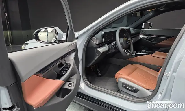 BMW 5 серия 2026 2.0 автомат (гидро), миниатюра 10 BMW 5 серия 2026 2.0 автомат (гидро), миниатюра 10