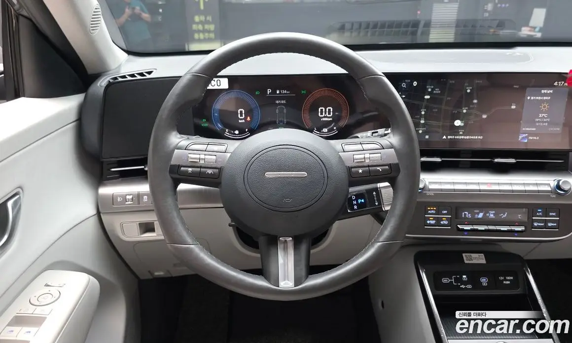 Hyundai Kona 2025 1.6 автомат (гидро), фото 13