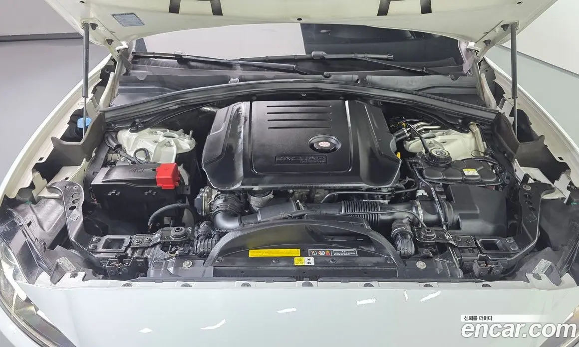 Jaguar F-Pace 2017 2.0 автомат (гидро), фото 6 Jaguar F-Pace 2017 2.0 автомат (гидро), фото 6