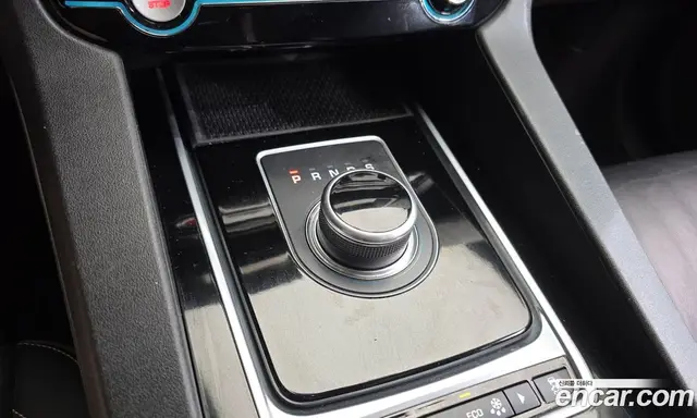 Jaguar F-Pace 2017 2.0 автомат (гидро), миниатюра 9 Jaguar F-Pace 2017 2.0 автомат (гидро), миниатюра 9