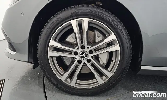 Mercedes-Benz E-Class 2022 2.0 автомат (гидро), миниатюра 5 Mercedes-Benz E-Class 2022 2.0 автомат (гидро), миниатюра 5