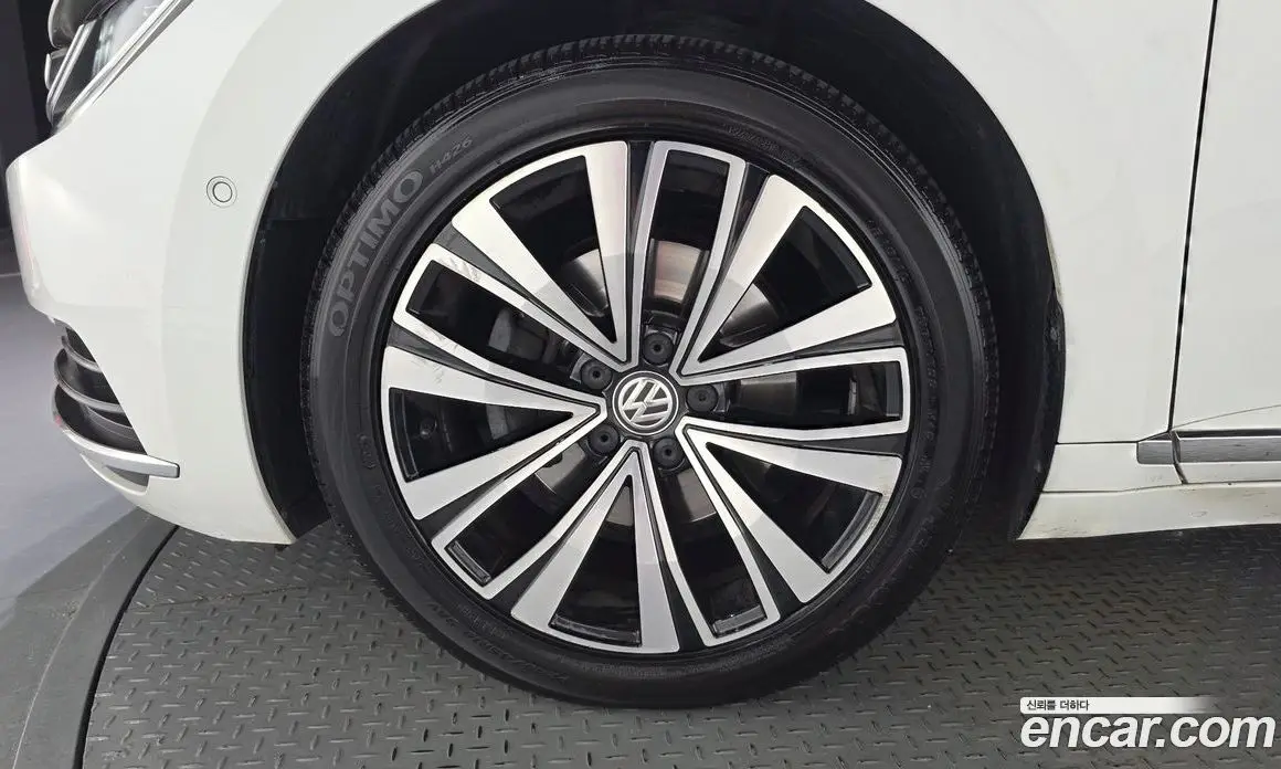 Volkswagen Arteon 2019 2.0 автомат (гидро), фото 5 Volkswagen Arteon 2019 2.0 автомат (гидро), фото 5