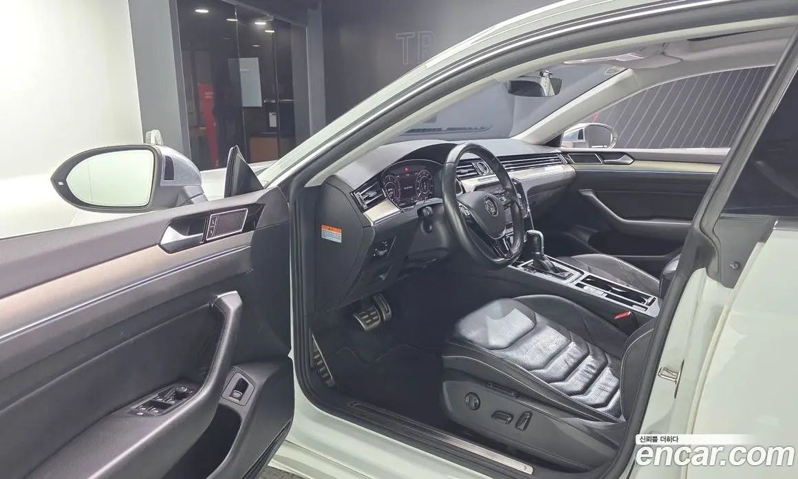 Volkswagen Arteon 2019 2.0 автомат (гидро), фото 10 Volkswagen Arteon 2019 2.0 автомат (гидро), фото 10