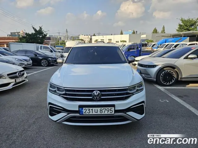 Volkswagen Tiguan, 2023, 61 871 км