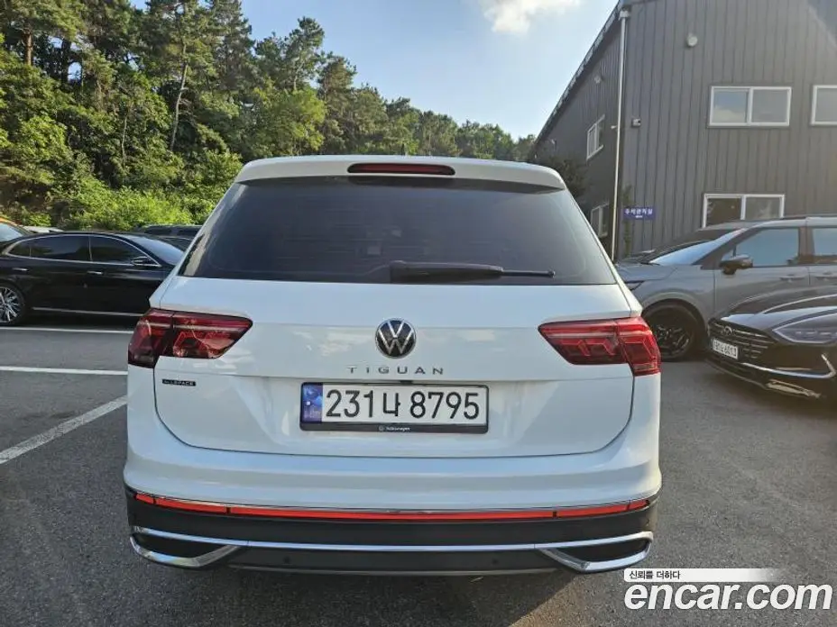 Volkswagen Tiguan 2023 2.0 автомат (гидро), фото 4 Volkswagen Tiguan 2023 2.0 автомат (гидро), фото 4