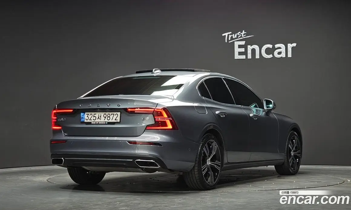 Volvo S60 2021 2.0 автомат (гидро), фото 2 Volvo S60 2021 2.0 автомат (гидро), фото 2