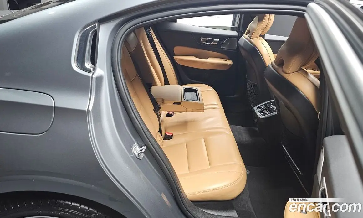 Volvo S60 2021 2.0 автомат (гидро), фото 11 Volvo S60 2021 2.0 автомат (гидро), фото 11