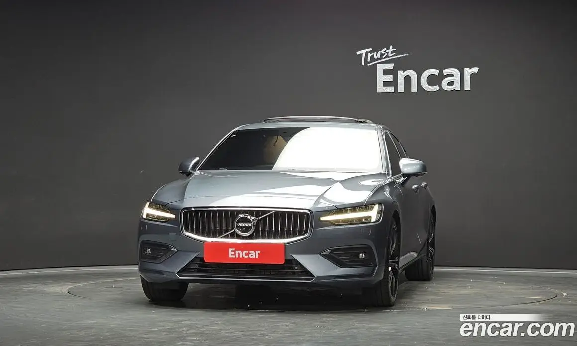 Volvo S60 2021 2.0 автомат (гидро), фото 3 Volvo S60 2021 2.0 автомат (гидро), фото 3