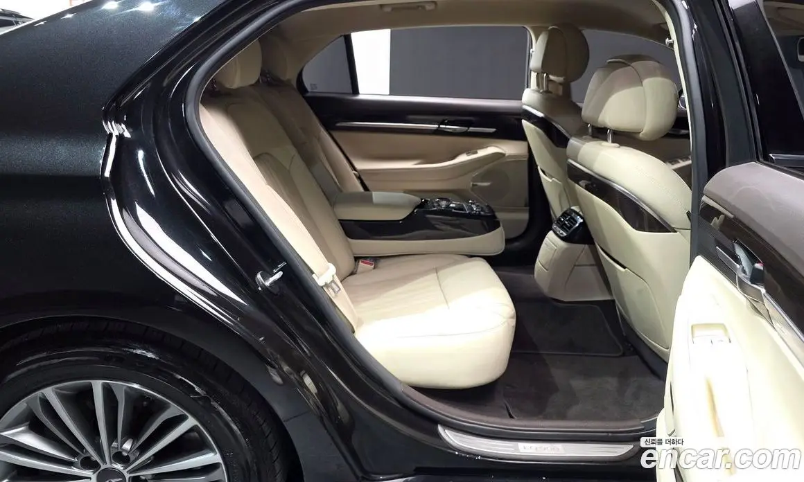 Genesis EQ900 2017 3.8 автомат (гидро), фото 12 Genesis EQ900 2017 3.8 автомат (гидро), фото 12