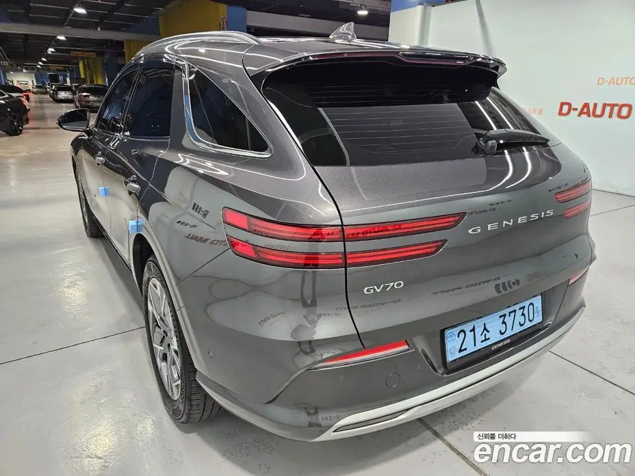 Genesis GV70 2022 0.1 автомат (гидро), фото 4 Genesis GV70 2022 0.1 автомат (гидро), фото 4