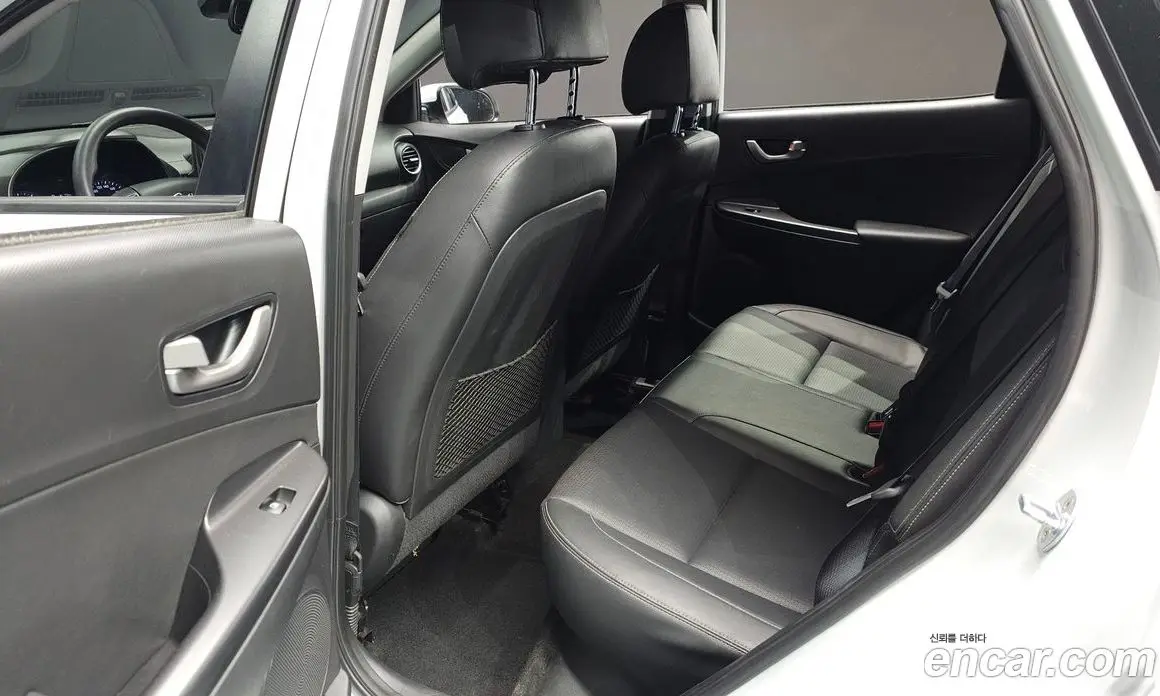 Hyundai Kona 2017 1.6 автомат (гидро), фото 12 Hyundai Kona 2017 1.6 автомат (гидро), фото 12