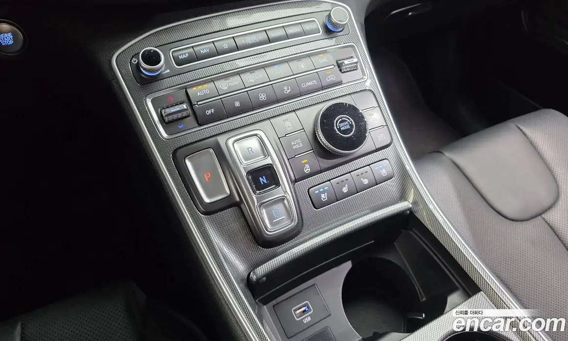 Hyundai Santa Fe 2023 2.2 автомат (гидро), фото 9 Hyundai Santa Fe 2023 2.2 автомат (гидро), фото 9