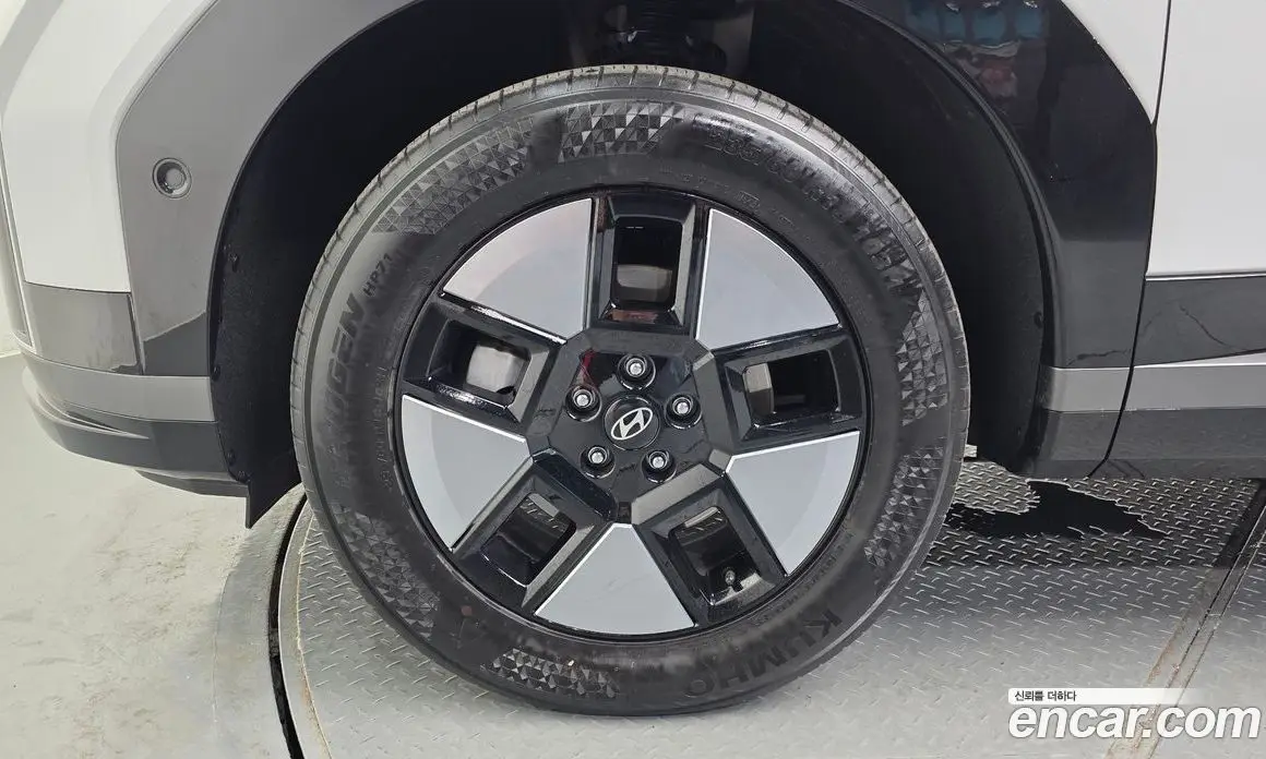 Hyundai Santa Fe 2024 1.6 автомат (гидро), фото 5