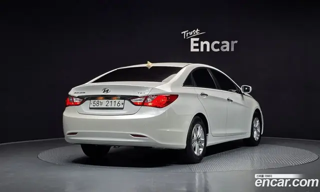 Hyundai Sonata 2010 2.0 автомат (гидро), миниатюра 2