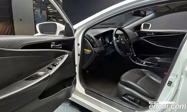Hyundai Sonata 2010 2.0 автомат (гидро), миниатюра 11