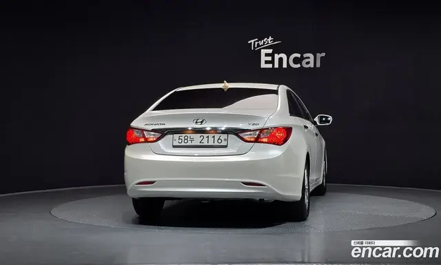 Hyundai Sonata 2010 2.0 автомат (гидро), миниатюра 4