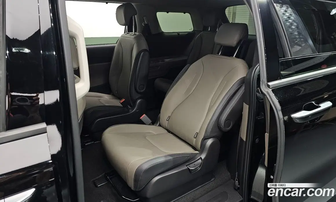 Kia Carnival 2025 1.6 автомат (гидро), фото 11