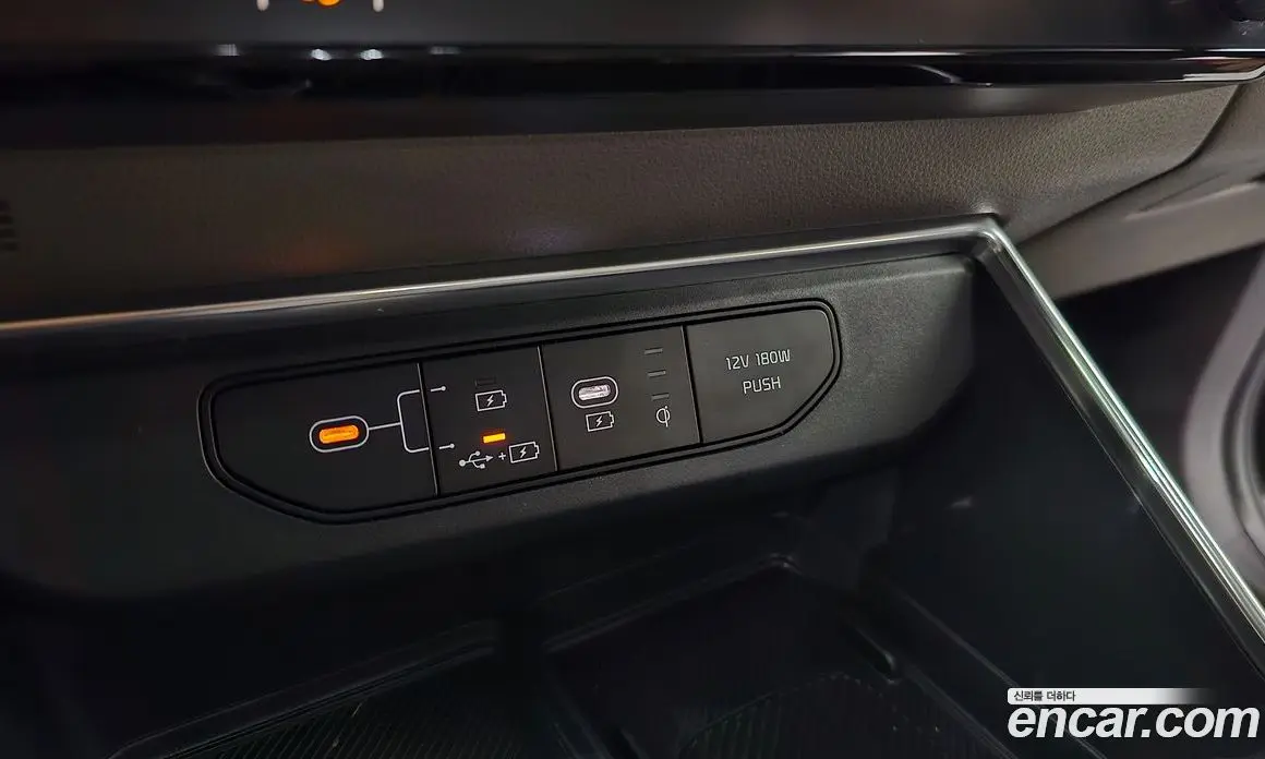 Kia Carnival 2025 1.6 автомат (гидро), фото 12