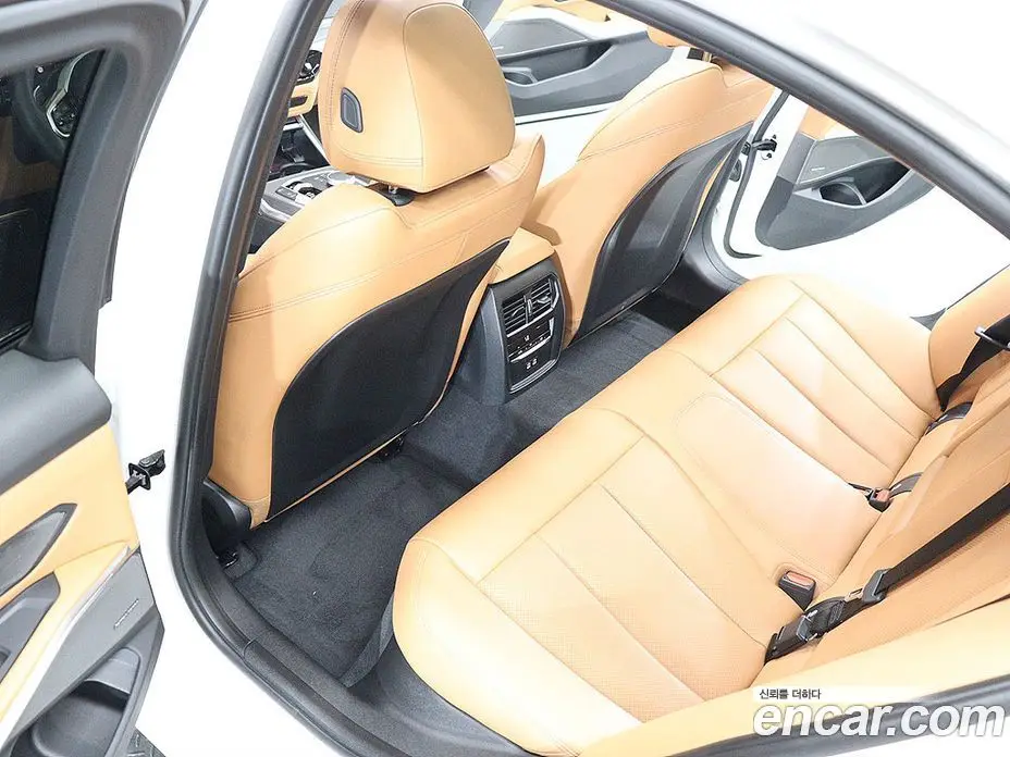 BMW 3 серия 2024 2.0 автомат (гидро), фото 10