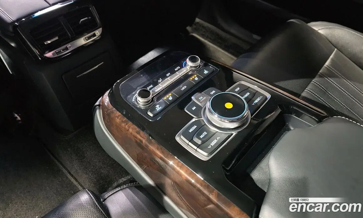 Genesis EQ900 2016 3.8 автомат (гидро), фото 17 Genesis EQ900 2016 3.8 автомат (гидро), фото 17