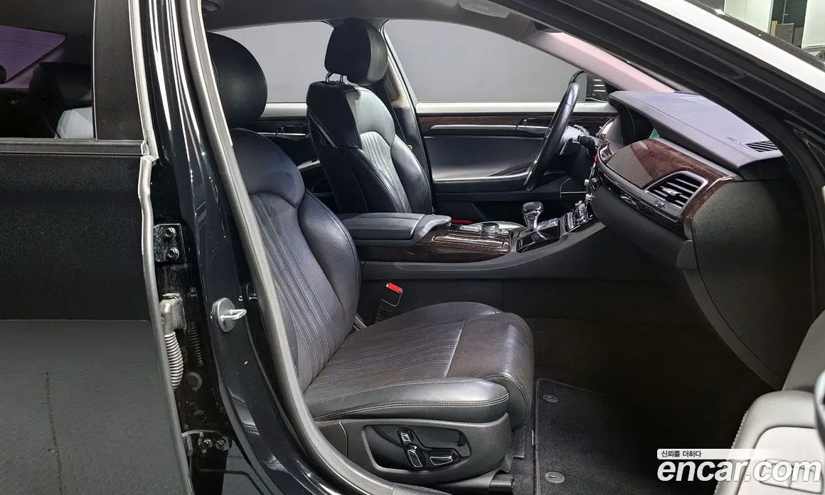 Genesis EQ900 2016 3.8 автомат (гидро), фото 10 Genesis EQ900 2016 3.8 автомат (гидро), фото 10