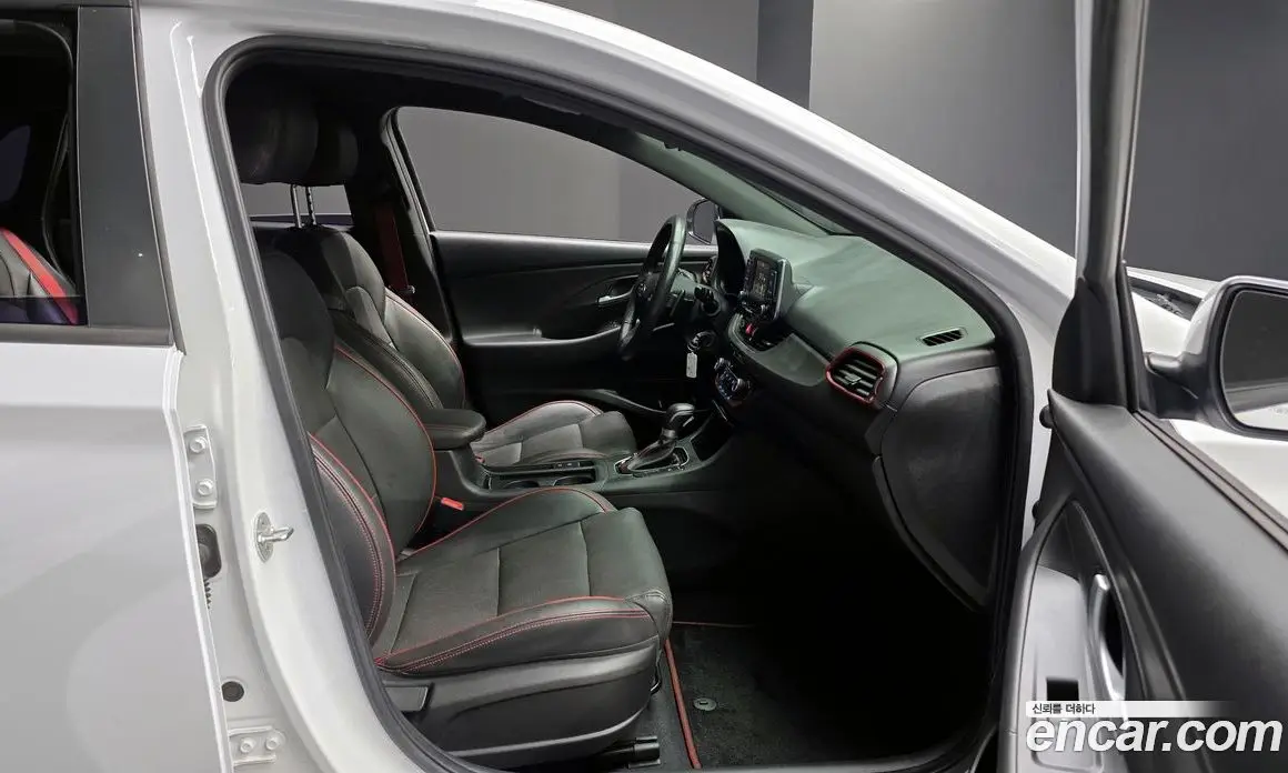 Hyundai i30 2016 1.6 автомат (гидро), фото 10