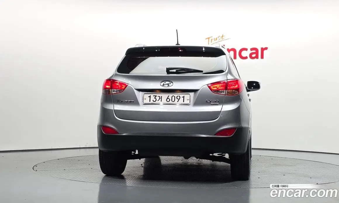 Hyundai Tucson 2009 2.0 автомат (гидро), фото 4