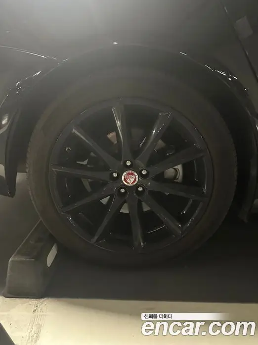 Jaguar XJ 2015 3.0 автомат (гидро), миниатюра 4 Jaguar XJ 2015 3.0 автомат (гидро), миниатюра 4