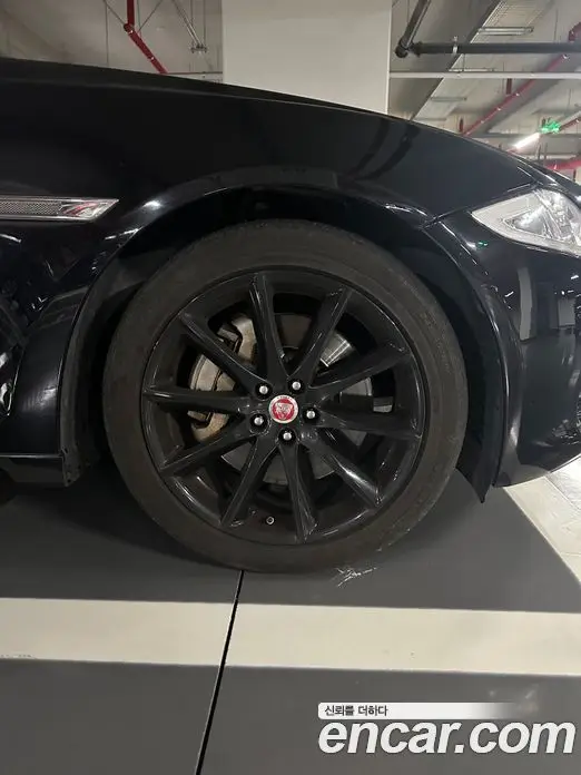 Jaguar XJ 2015 3.0 автомат (гидро), фото 10 Jaguar XJ 2015 3.0 автомат (гидро), фото 10