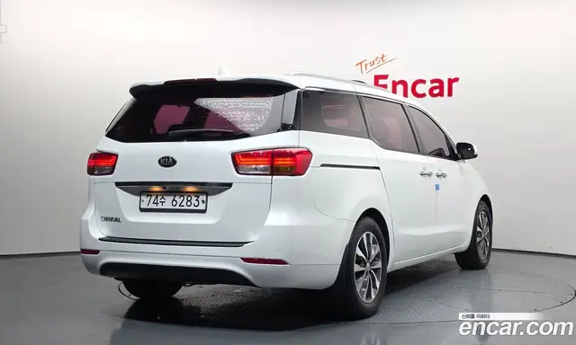 Kia Carnival 2017 2.2 автомат (гидро), миниатюра 2