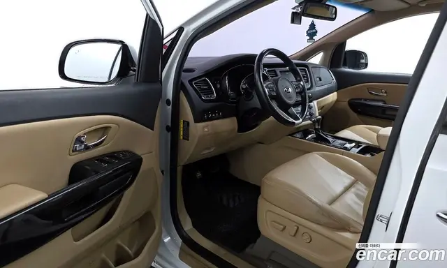 Kia Carnival 2017 2.2 автомат (гидро), миниатюра 11