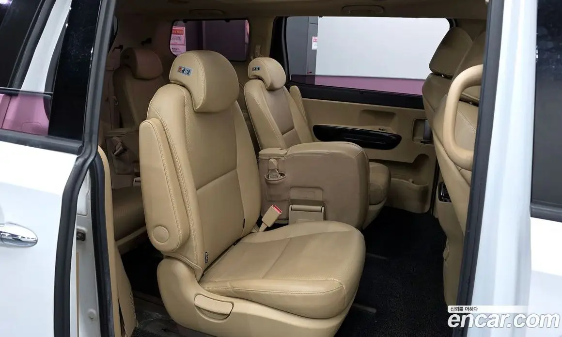 Kia Carnival 2017 2.2 автомат (гидро), фото 12