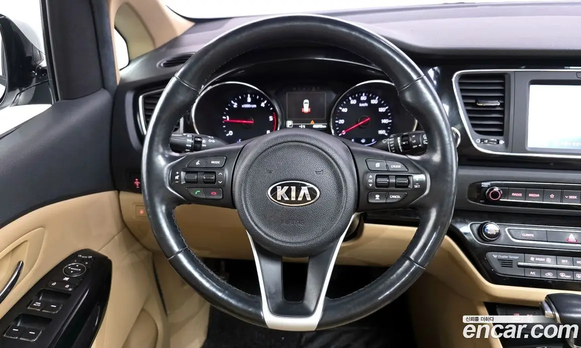 Kia Carnival 2017 2.2 автомат (гидро), фото 14