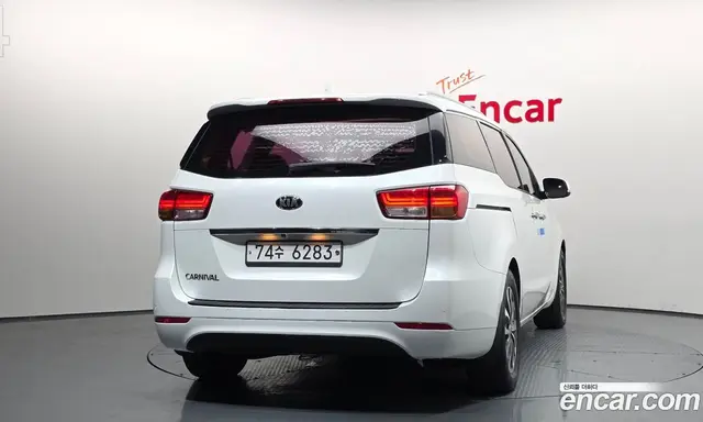 Kia Carnival 2017 2.2 автомат (гидро), миниатюра 4