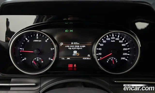Kia Carnival 2022 2.2 автомат (гидро), миниатюра 8