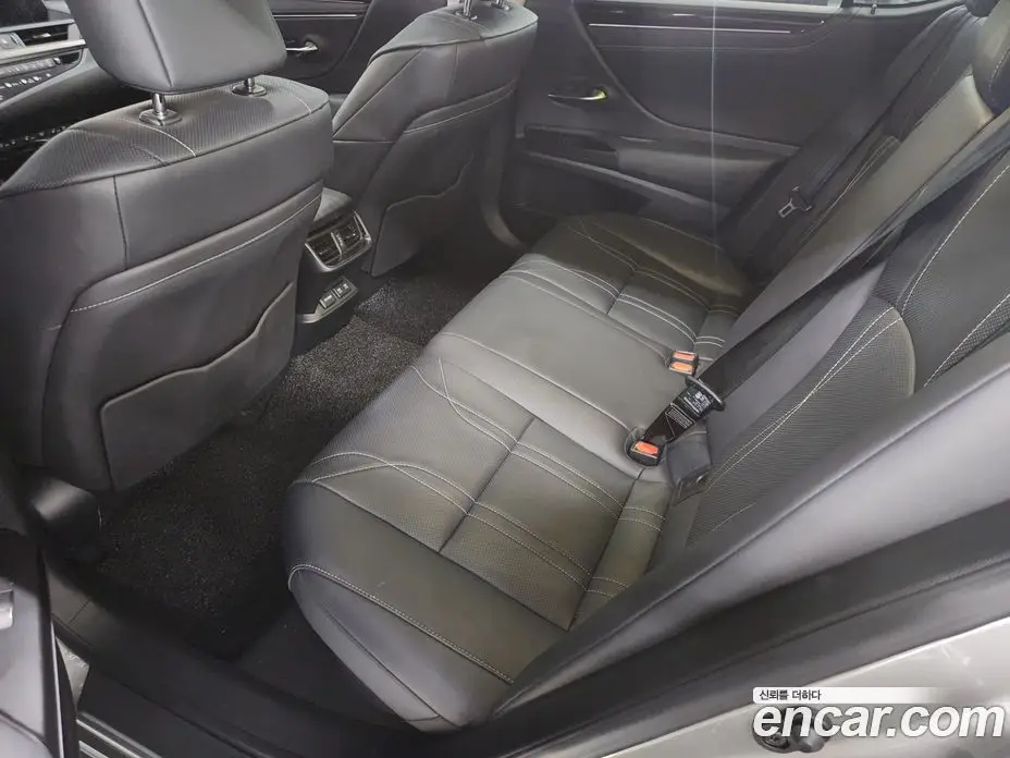 Lexus ES 2021 2.5 автомат (вариатор), фото 11