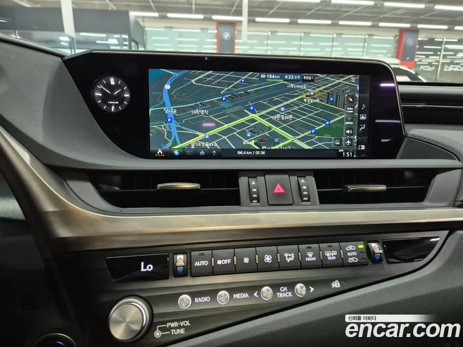Lexus ES 2021 2.5 автомат (вариатор), фото 16